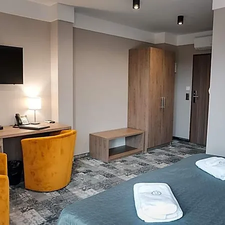 Grey Hotel 3*